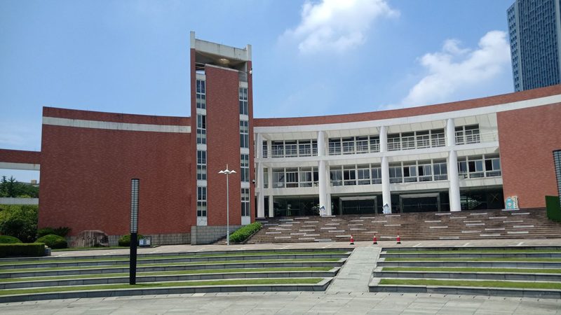 三极管发热难题，如何选择替代型号？**